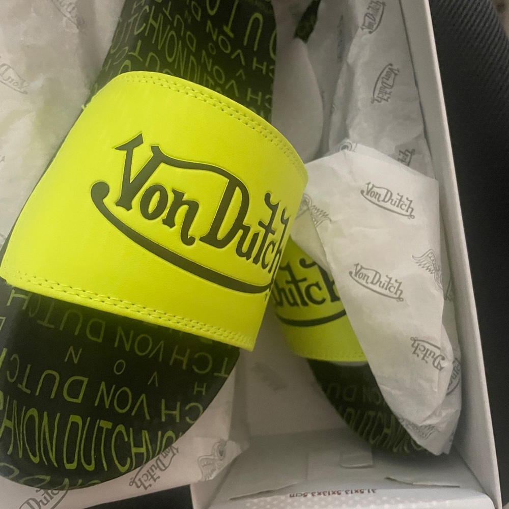 Brand new Von Dutch Slide